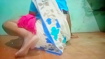 Desi XXX Leaked. Kerala aunty pussy show in village old home