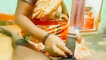 Desi XXX. Kerala sexy aunty caught by nephew while fuck to her BF