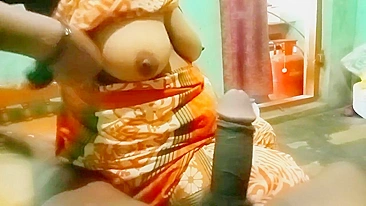 Desi XXX. Kerala sexy aunty caught by nephew while fuck to her BF