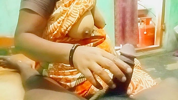 Desi XXX. Kerala sexy aunty caught by nephew while fuck to her BF