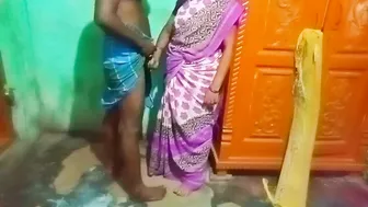 Desi XXX sex. Kerala aunty boob grab and seductive romance with neighbour