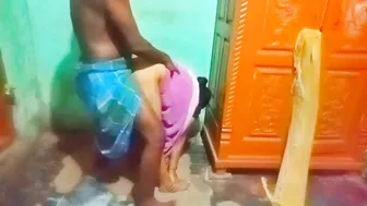 Desi XXX sex. Kerala aunty boob grab and seductive romance with neighbour