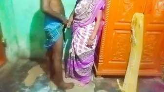 Desi XXX sex. Kerala aunty boob grab and seductive romance with neighbour