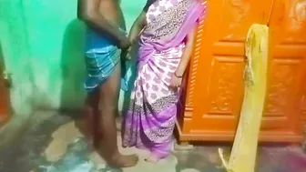Desi XXX sex. Kerala aunty boob grab and seductive romance with neighbour