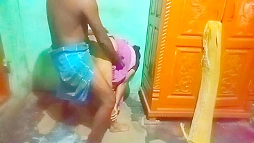 Desi XXX sex. Kerala aunty boob grab and seductive romance with neighbour