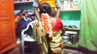 Desi XXX. Kerala hot aunty bhabhi caught unmarried while having sex