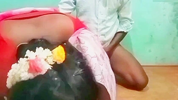 Homeowner fucked up with Kerala aunty when mistress was not at home