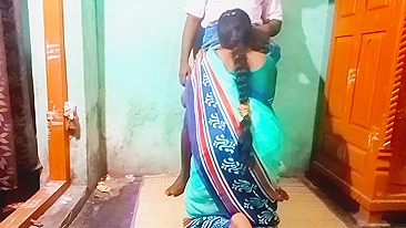 Desi XXX sex. Cute Kerala aunty with big tits  got fucked in lockdown