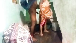 Desi XXX sex. Kerala aunty fucking with boy when her husband not there