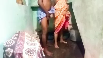 Desi XXX sex. Kerala aunty fucking with boy when her husband not there