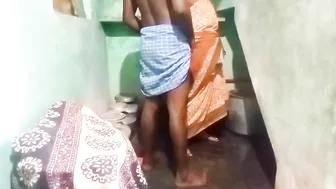 Desi XXX sex. Kerala aunty fucking with boy when her husband not there