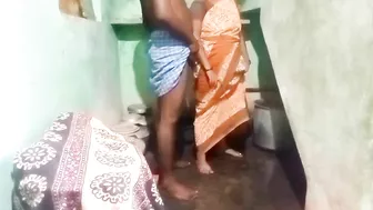 Desi XXX sex. Kerala aunty fucking with boy when her husband not there
