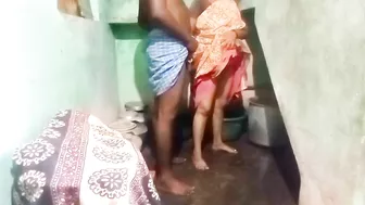 Desi XXX sex. Kerala aunty fucking with boy when her husband not there