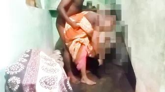 Desi XXX sex. Kerala aunty fucking with boy when her husband not there