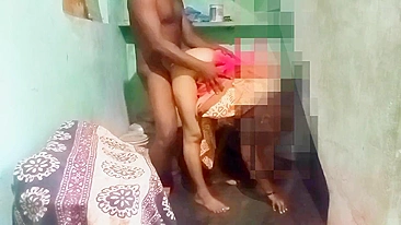 Desi XXX sex. Kerala aunty fucking with boy when her husband not there