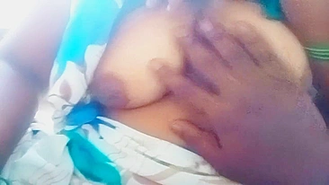 Desi XXX porn. Kerala aunty seducing nephew. Huge cleavage and romance