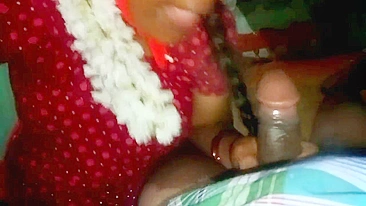 Kerala aunty XXX! My boss is fucking me for promotion