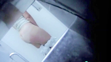 Voyeur spy cam catching at work a newcomer women masturbate in a public restroom