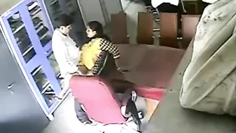 Hidden cam catches Indian professor fucks college student. leaked Desi sex