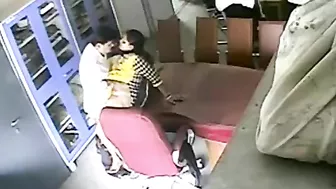 Hidden cam catches Indian professor fucks college student. leaked Desi sex