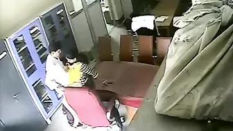 Hidden cam catches Indian professor fucks college student. leaked Desi sex