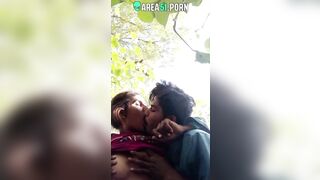 Hot Kerala aunty show boobs in public park