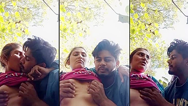 Hot Kerala aunty show boobs in public park