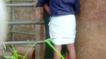 Kerala aunty gives bf a head and swallow his cream outdoor. Desi XXX sex