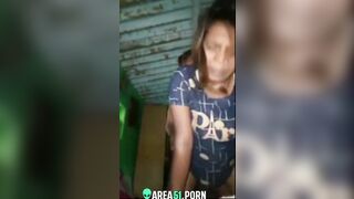 Scandal XXX video! Young Desi girl and brother make love at village barn