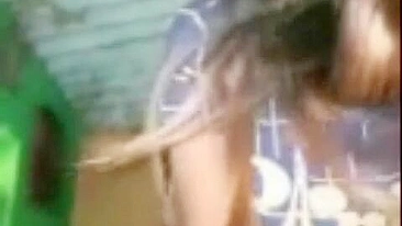 Scandal XXX video! Young Desi girl and brother make love at village barn
