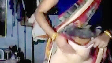 Scandal Desi XXX a leak. Neighbor slutty girl making video of naked pussy