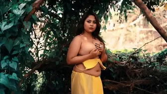 Chubby Kerala aunty big boobs show outdoor in jungle