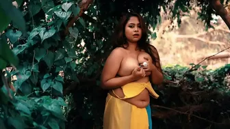 Chubby Kerala aunty big boobs show outdoor in jungle