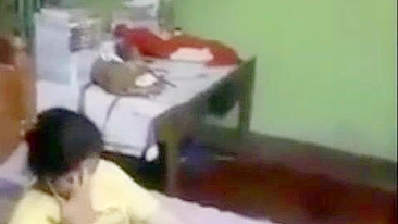 Neighbour guy caught Desi girl showing nude pussy lover on video call