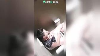 Hidden cam caught Indian aunty fingering in public bathroom