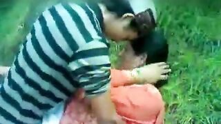 Viral Desi XXX MMS! Indian shy aunty fuck in outdoor in jungle two local dude