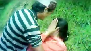 Viral Desi XXX MMS! Indian shy aunty fuck in outdoor in jungle two local dude