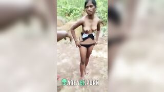 Viral Desi XXX MMS! Villagers caught couple lovers fucking in the bush