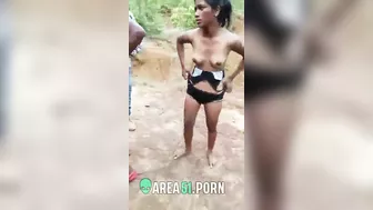 Viral Desi XXX MMS! Villagers caught couple lovers fucking in the bush