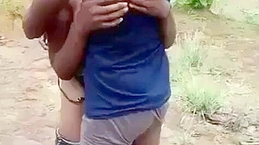 Viral Desi XXX MMS! Villagers caught couple lovers fucking in the bush