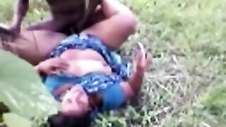 Desi MMS scandal - Telugu village aunty fucked outdoor with nephew