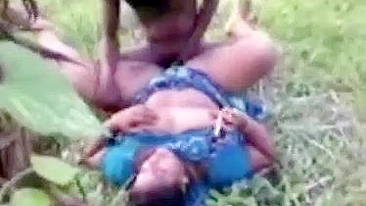 Desi MMS scandal - Telugu village aunty fucked outdoor with nephew