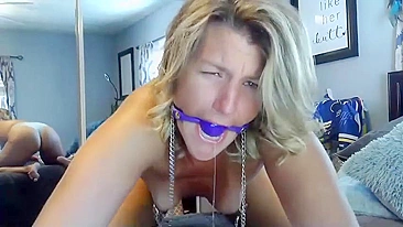 Viral XXX video, slutty Milf facetimes her mother and son during self-satisfaction