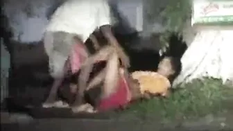 Choda Chodi Desi MMS. A lusty indian aunty doing sex outside with local boy