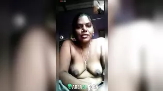 Choda Chodi Desi MMS. On TikTok, a Tamil wife shows her boobs and pussy to her husband