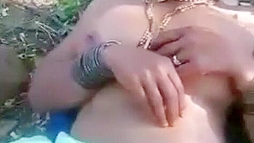 Choda Chodi Desi MMS. Lusty village aunty lures local boy and fucks him outdoors
