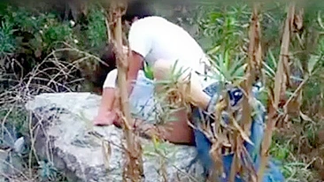 Choda Chodi jangal me XXX! Desi aunty cheating husband outdoor in the bushes