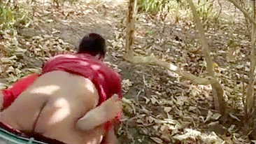 Choda Chodi XXX! Desi Aunty cheating on her husband in the wood