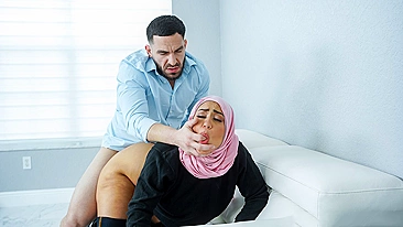 Arab incest - Hijab-wearing mom try her stepson’s American cock