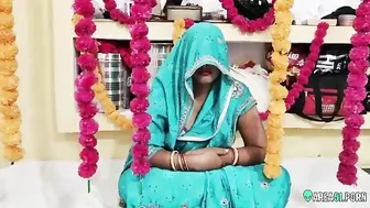 Desi XXX - Indian horney divorced bhabhi celebrating honeymoon and gets fuck